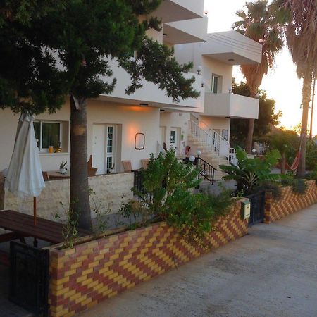 Astrofegia Apartments Near The Sea Agia Marina  ภายนอก รูปภาพ