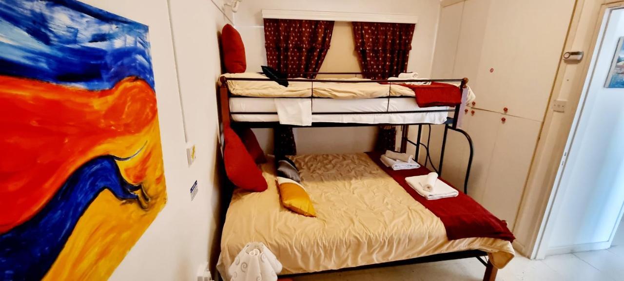 Astrofegia Apartments Near The Sea Agia Marina  ภายนอก รูปภาพ