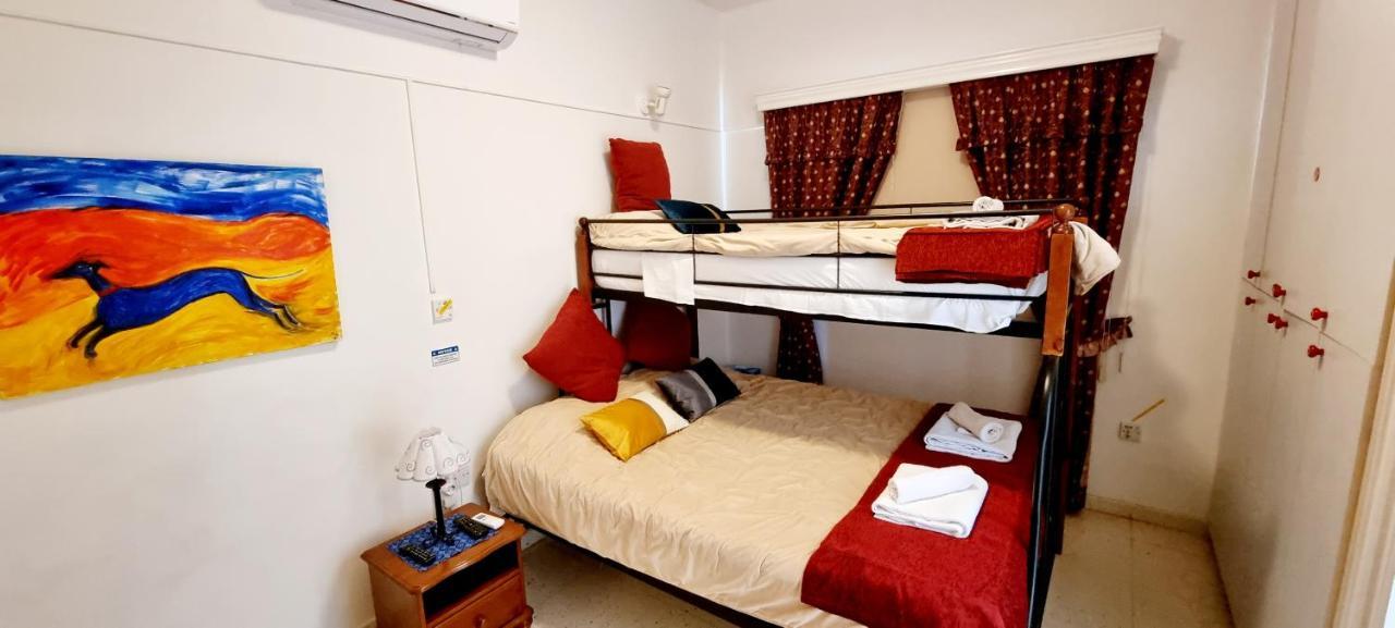 Astrofegia Apartments Near The Sea Agia Marina  ภายนอก รูปภาพ