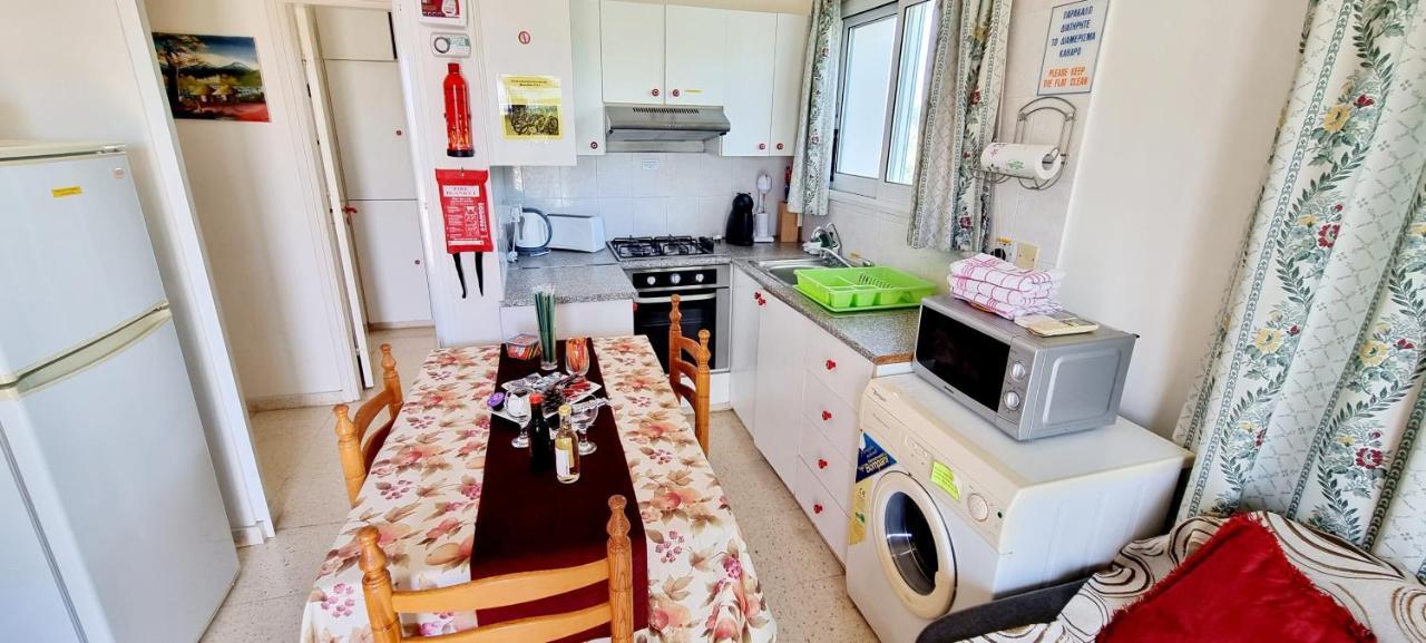 Astrofegia Apartments Near The Sea Agia Marina  ภายนอก รูปภาพ