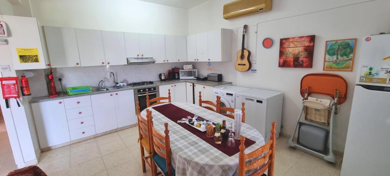 Astrofegia Apartments Near The Sea Agia Marina  ภายนอก รูปภาพ