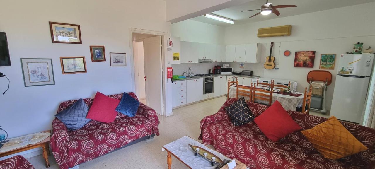 Astrofegia Apartments Near The Sea Agia Marina  ภายนอก รูปภาพ